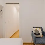 Апартаменты Downtown 42 *