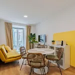 Апартаменты Downtown 42 *