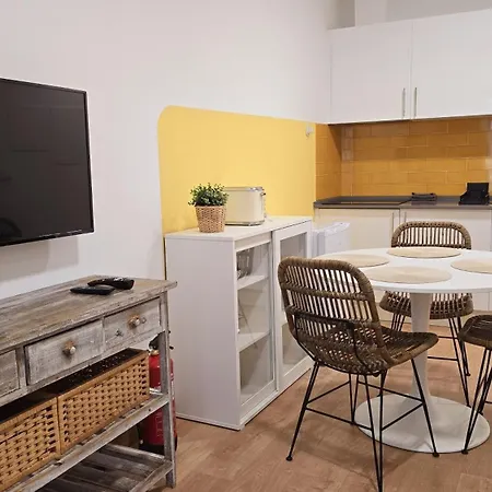 Apartment Downtown 42 *