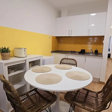 Downtown 42 Apartment *