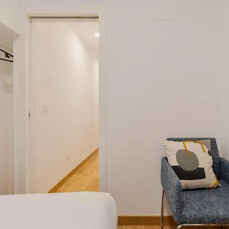 Apartment Downtown 42 *